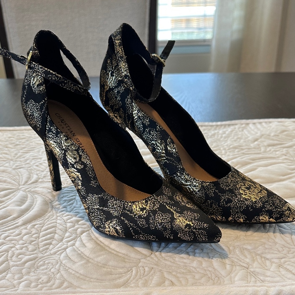 Christian Siriano Kenni Ankle Strap Heels, Size 8.5